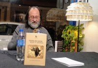 Luis Miguel Domínguez, presenta su libro “ Hapa na sasa. Aquí y ahora”